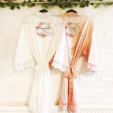 Load image into Gallery viewer, Pink Floral Triangular Geometric Lace Wedding Dressing Robe
