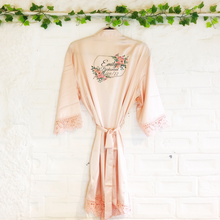 Load image into Gallery viewer, Rose Geometric Wedding Dressing Robe
